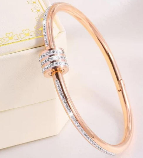 HAB213 - Milan Barrel Bangle