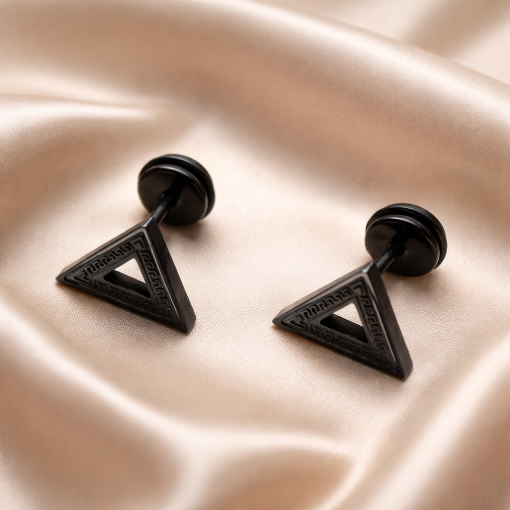 HAE077 - Triangle Black  Earrings